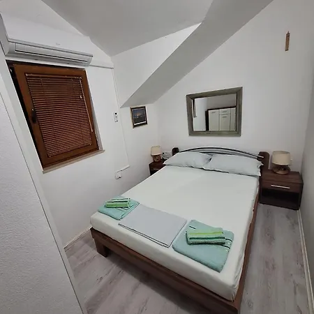 Brac Island With Pool And Sea View *