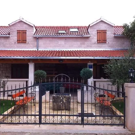 Holiday home Brac Island With Pool And Sea View *