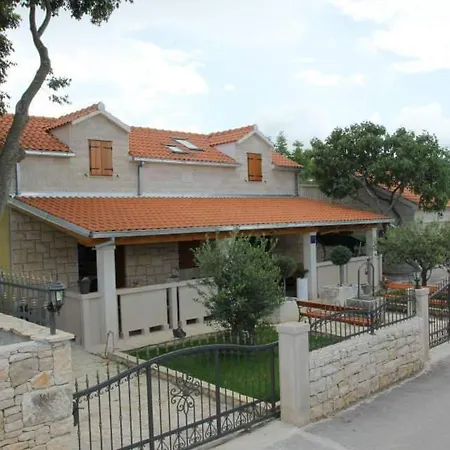 Brac Island With Pool And Sea View Holiday home Supetar
